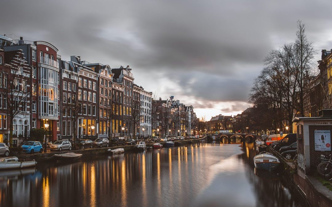 How to Plan Your Amsterdam Must-See Historical City Walk with Local Expert Tour