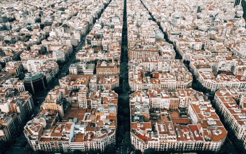 How to Plan Your Pub and Club Crawl Tour in Barcelona