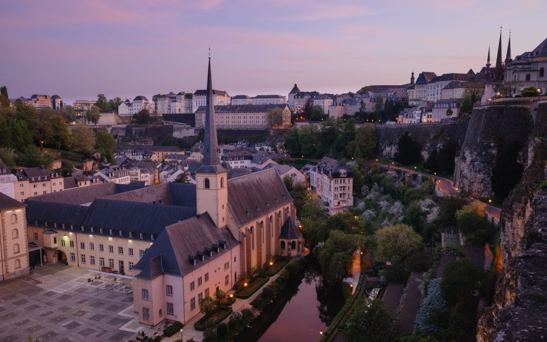 How to Plan Your Luxembourg: American-Style Dinner Hopping Bus Tour