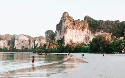 Ao Nang: Explore the Stunning Hong Islands on a Boat Tour