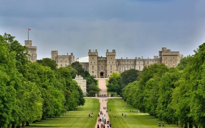 How to Plan Your Self-guided Windsor Castle & Hampton Court Palace Tour with Transfers